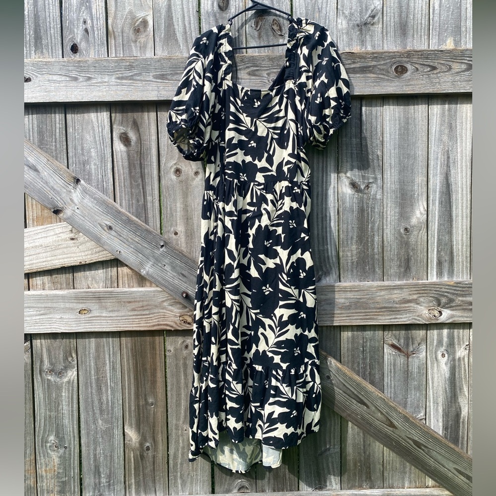 Who What Wear Black and Cream Floral Midi Dress Size 1X